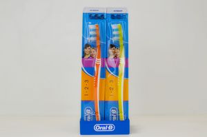 2234 ORAL-B Brosse a Dent Classic 1.2.3 Medium